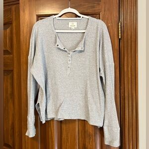 Aerie gray waffle henley shirt with thumb holes size L